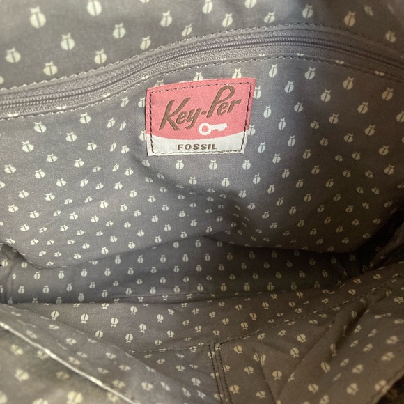 Large Fossil shoulder bag with coral colored quilted fabric - Picture 6 of 8